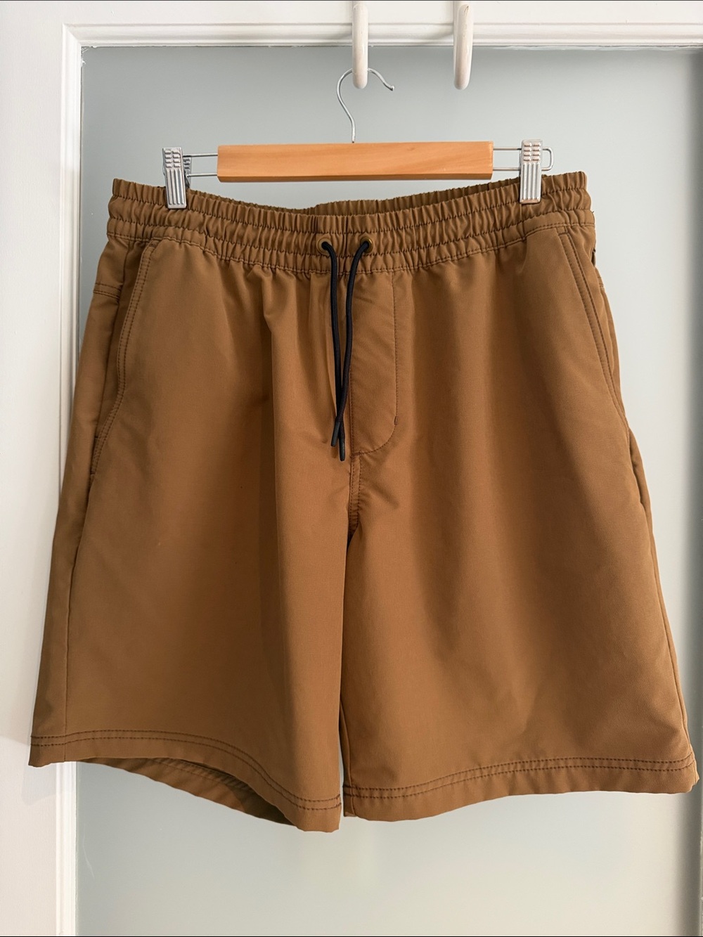 Old Navy Men's Casual Elastic Waist Shorts in Brown